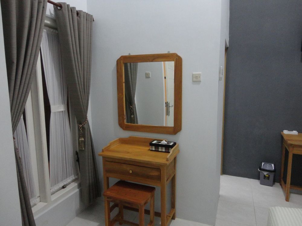 Pendowo Huis Guest House Yogyakarta Ngoại thất bức ảnh